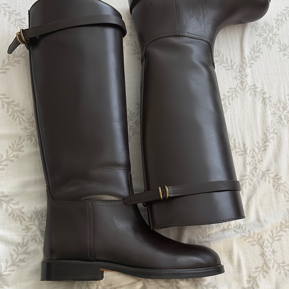Elegant Brown Riding Boots